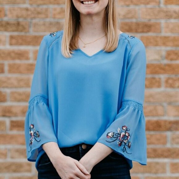Apt. 9 Tops - Apt. 9 Embroidered Flower Periwinkle Top Size XL